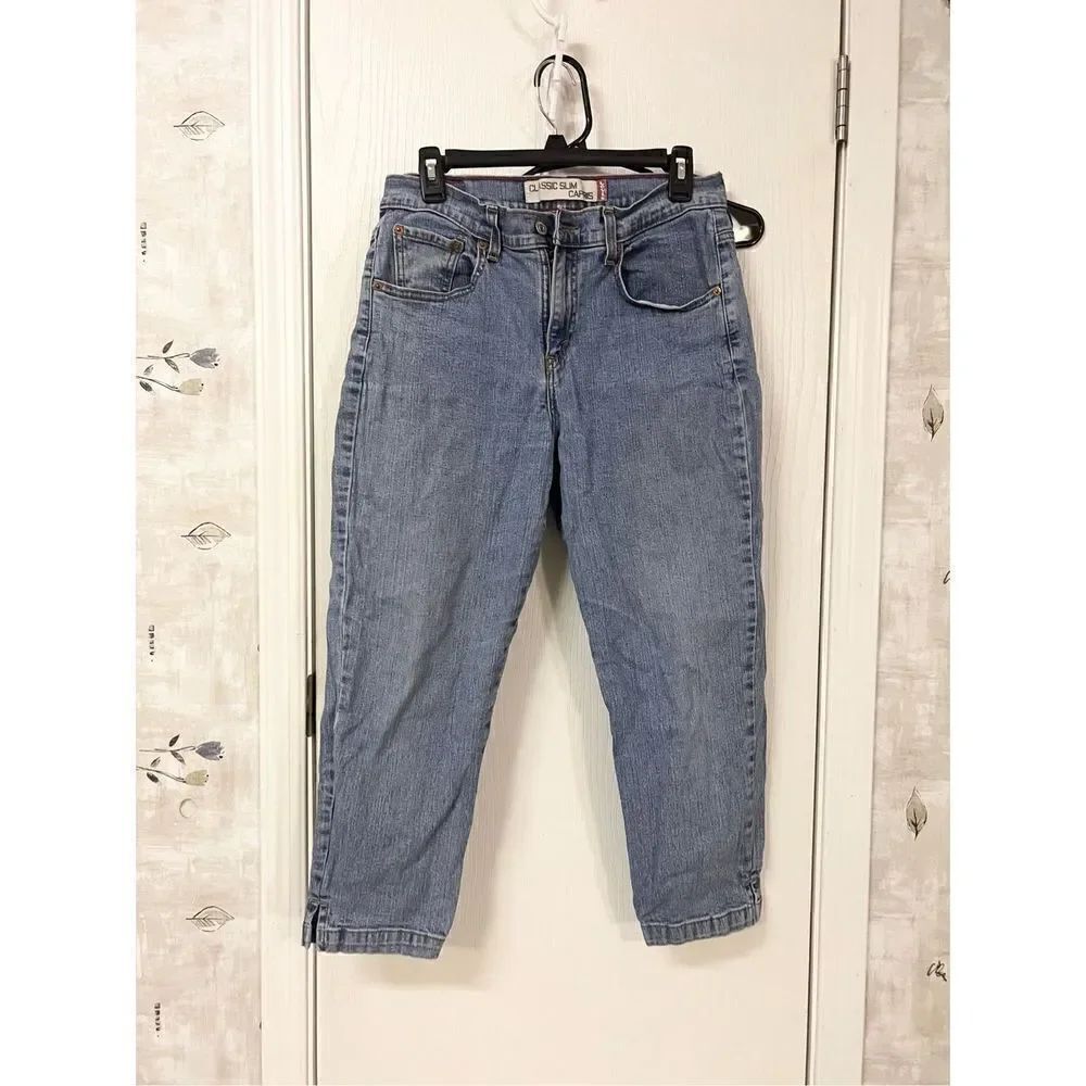 Levi’s Classic Slim Capris